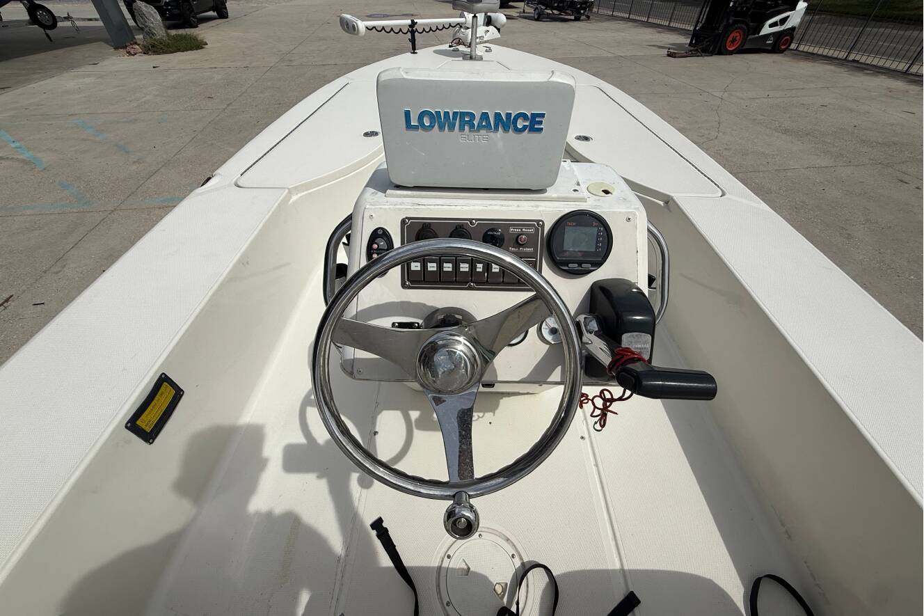 A photo of this 2006 Ranger 223 Cayman