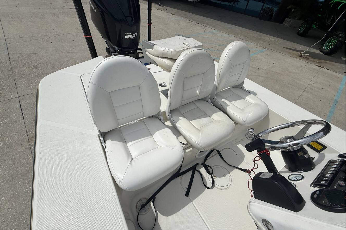A photo of this 2006 Ranger 223 Cayman