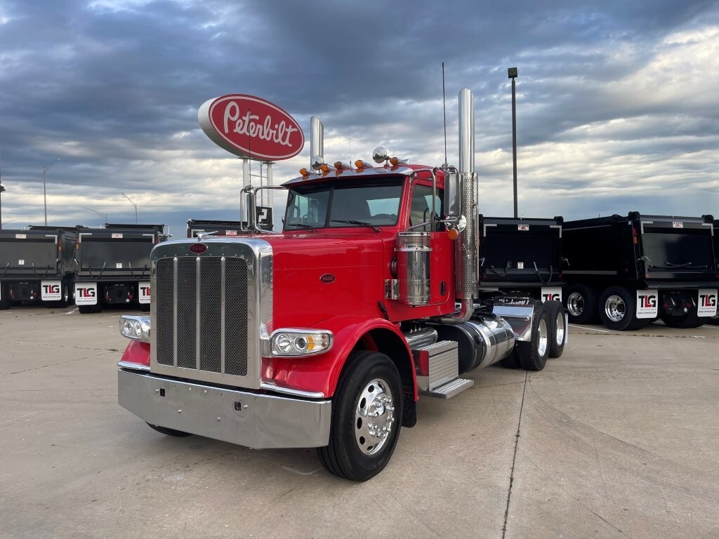 2021 PETERBILT 389 in Strafford, MO