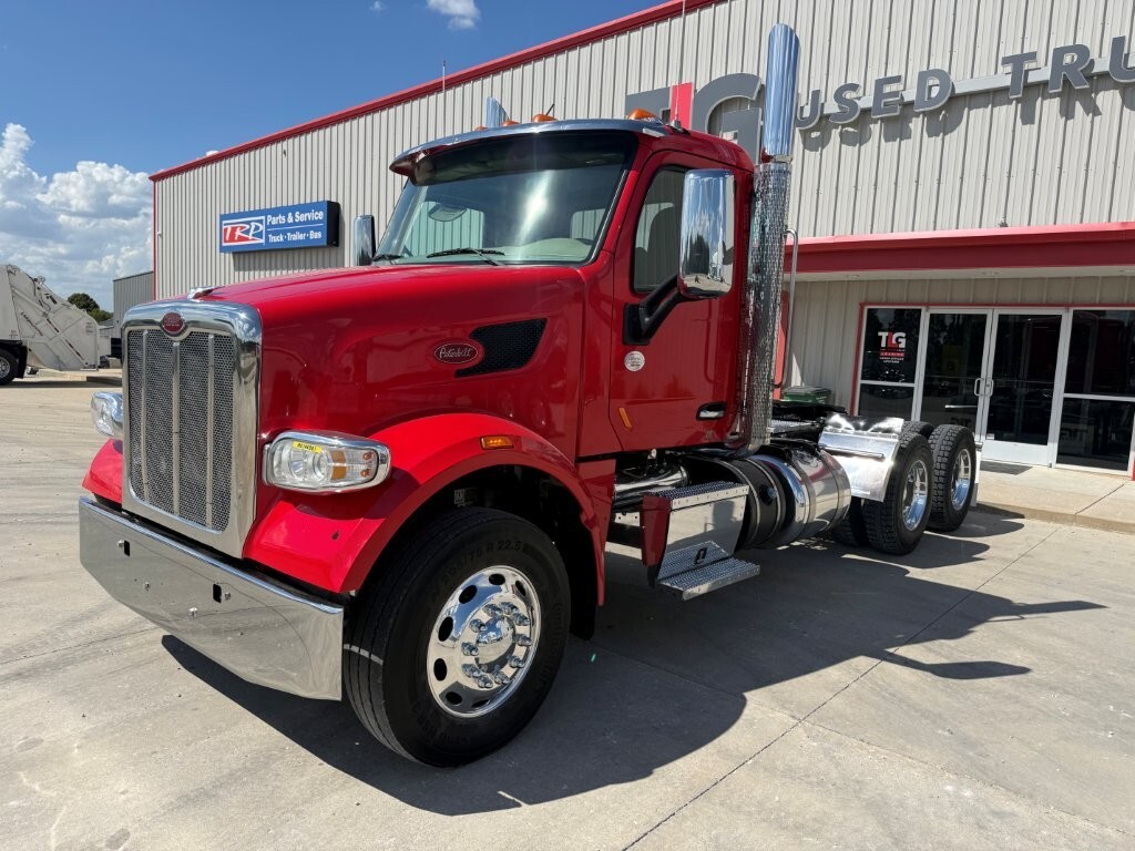 2021 PETERBILT 567 in Strafford, MO