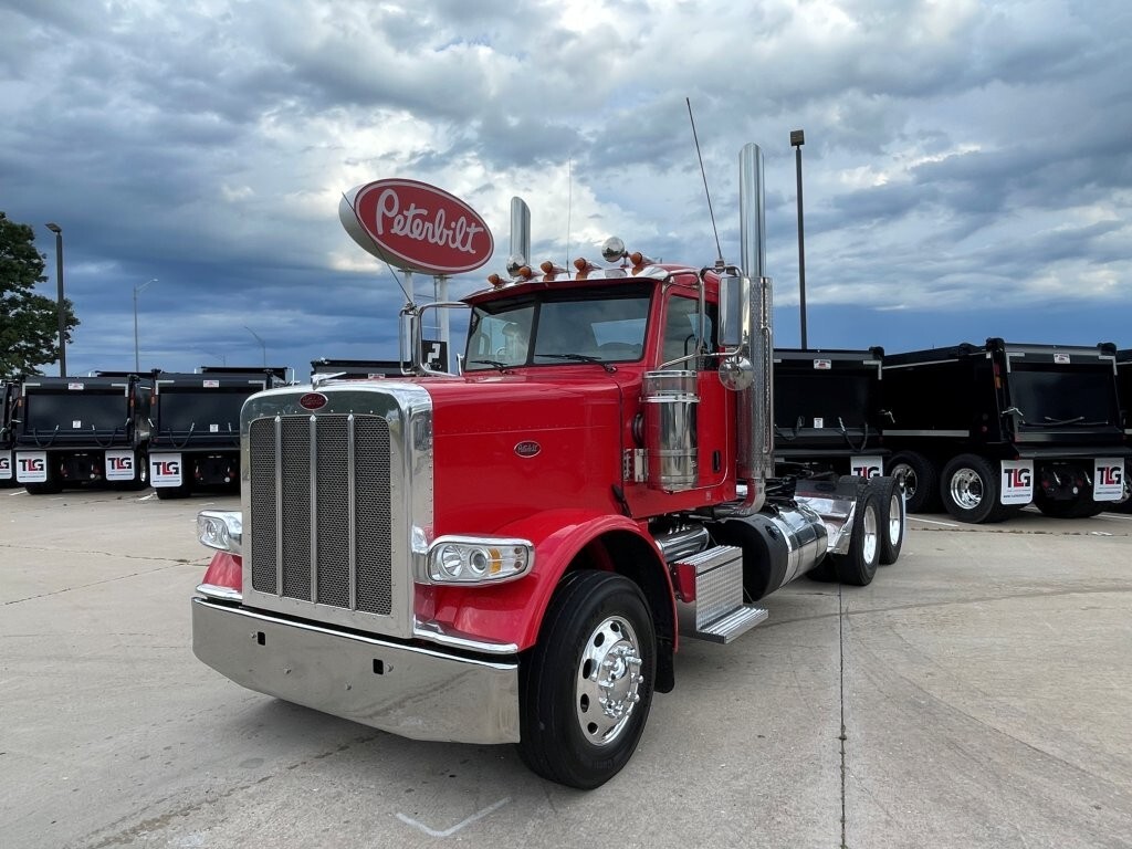 2022 PETERBILT 389 in Strafford, MO