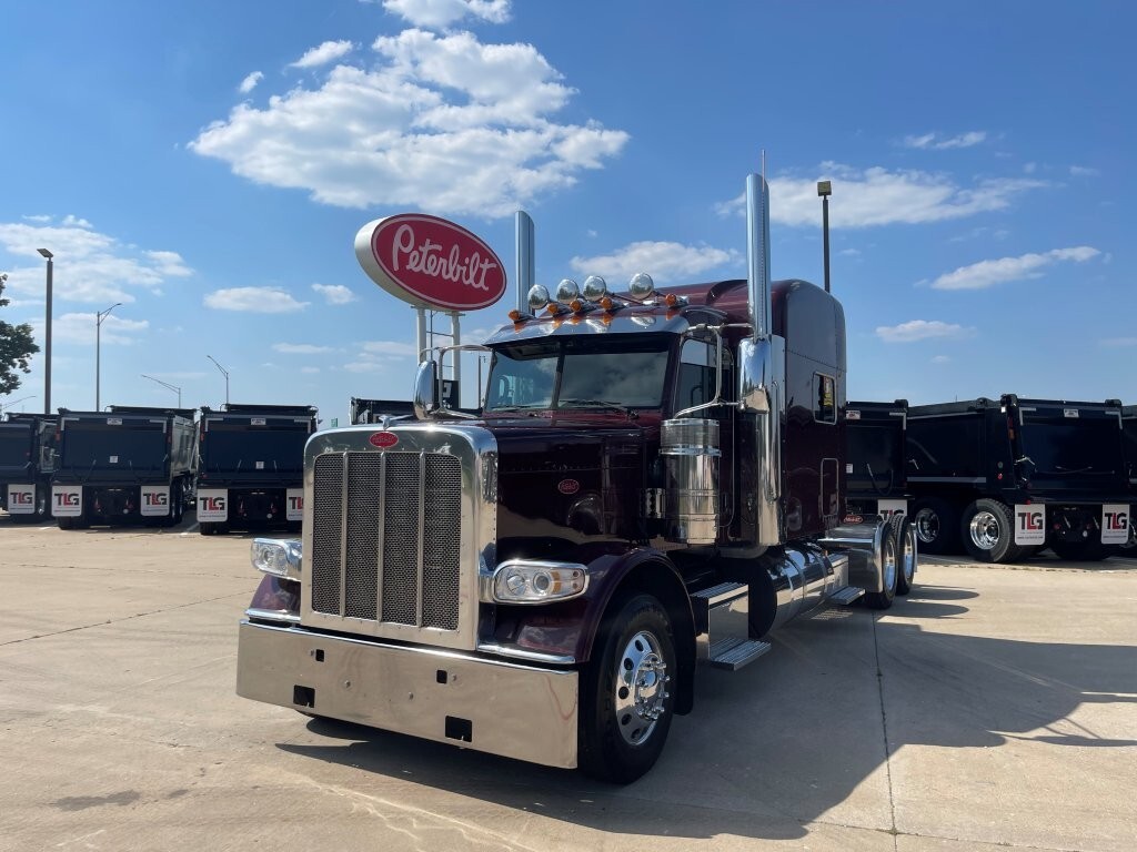 2024 Peterbilt 389 in Strafford, MO