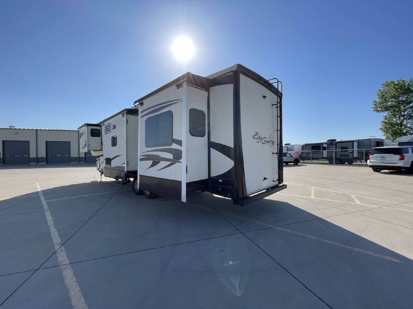 A photo of this 2018 Heartland BIG COUNTRY 4010RD