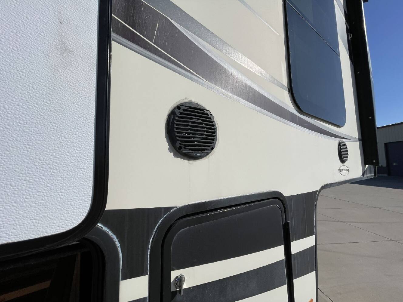 A photo of this 2018 Heartland BIG COUNTRY 4010RD