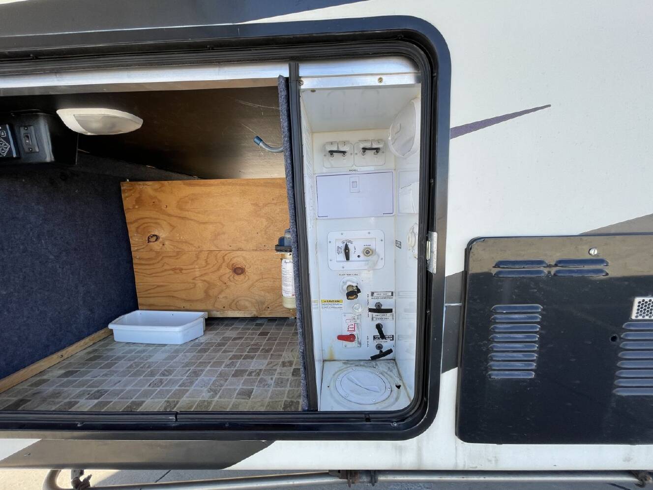 A photo of this 2018 Heartland BIG COUNTRY 4010RD
