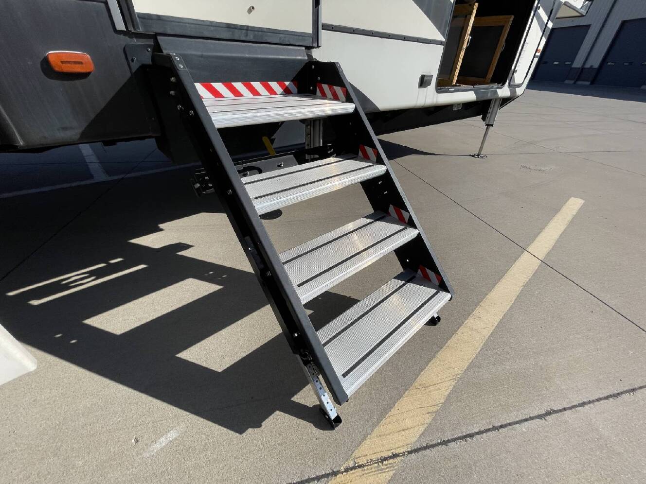 A photo of this 2018 Heartland BIG COUNTRY 4010RD
