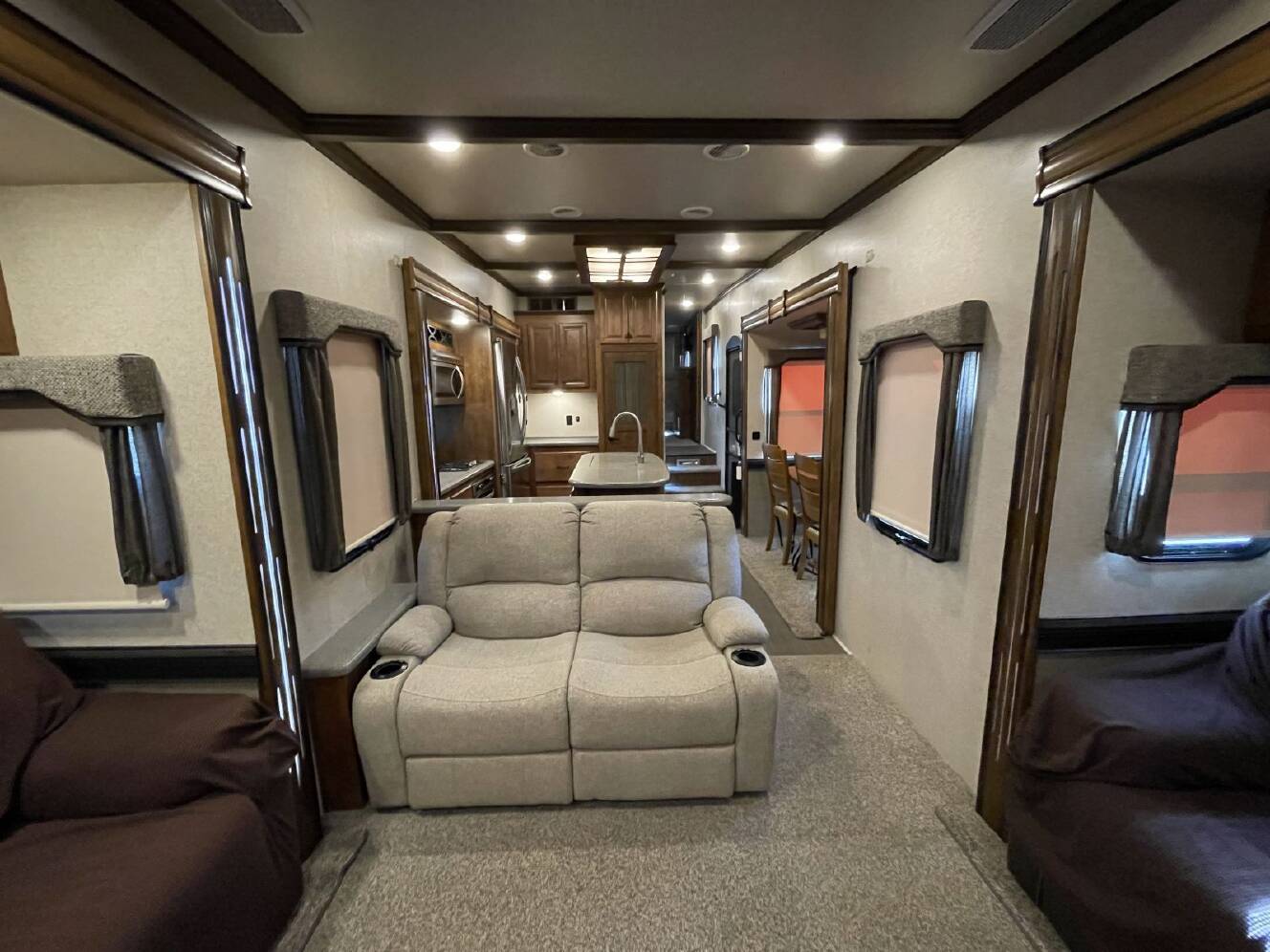 A photo of this 2018 Heartland BIG COUNTRY 4010RD