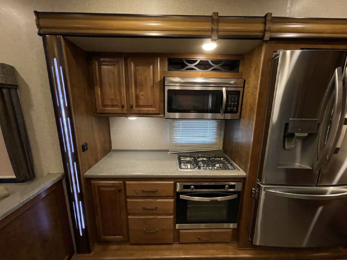 A photo of this 2018 Heartland BIG COUNTRY 4010RD