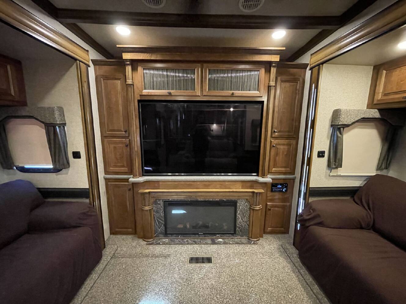 A photo of this 2018 Heartland BIG COUNTRY 4010RD