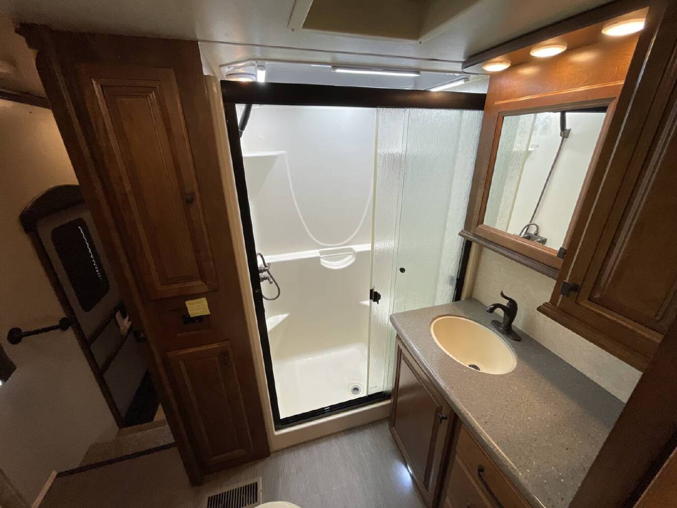 A photo of this 2018 Heartland BIG COUNTRY 4010RD