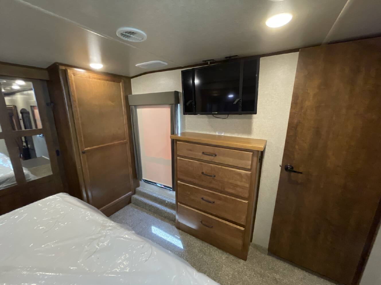 A photo of this 2018 Heartland BIG COUNTRY 4010RD