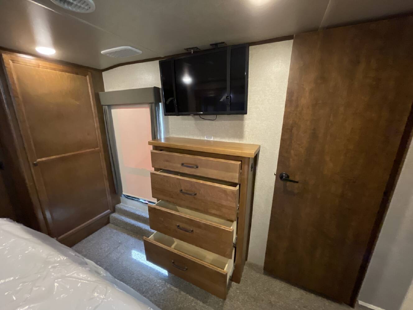 A photo of this 2018 Heartland BIG COUNTRY 4010RD