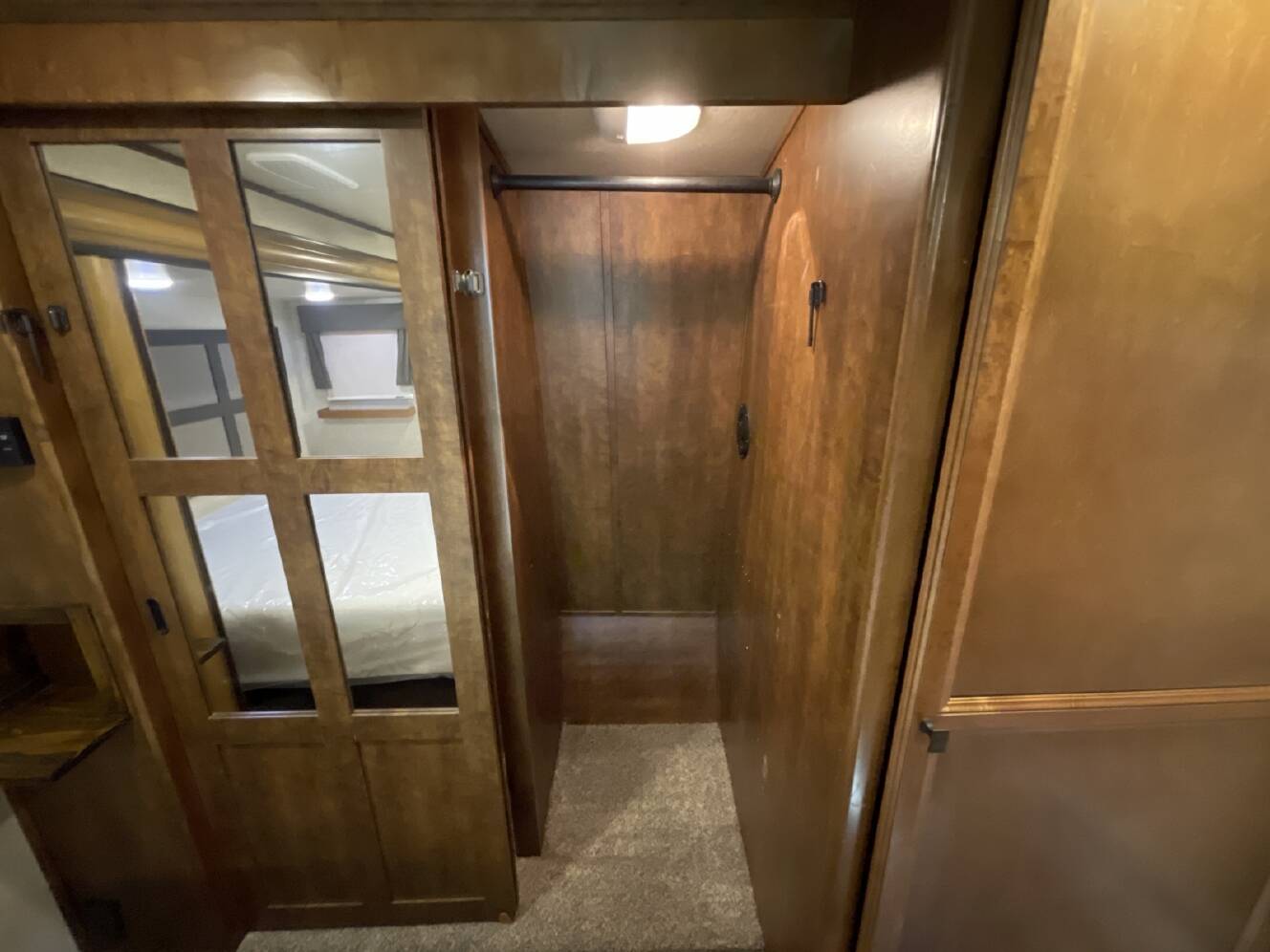 A photo of this 2018 Heartland BIG COUNTRY 4010RD