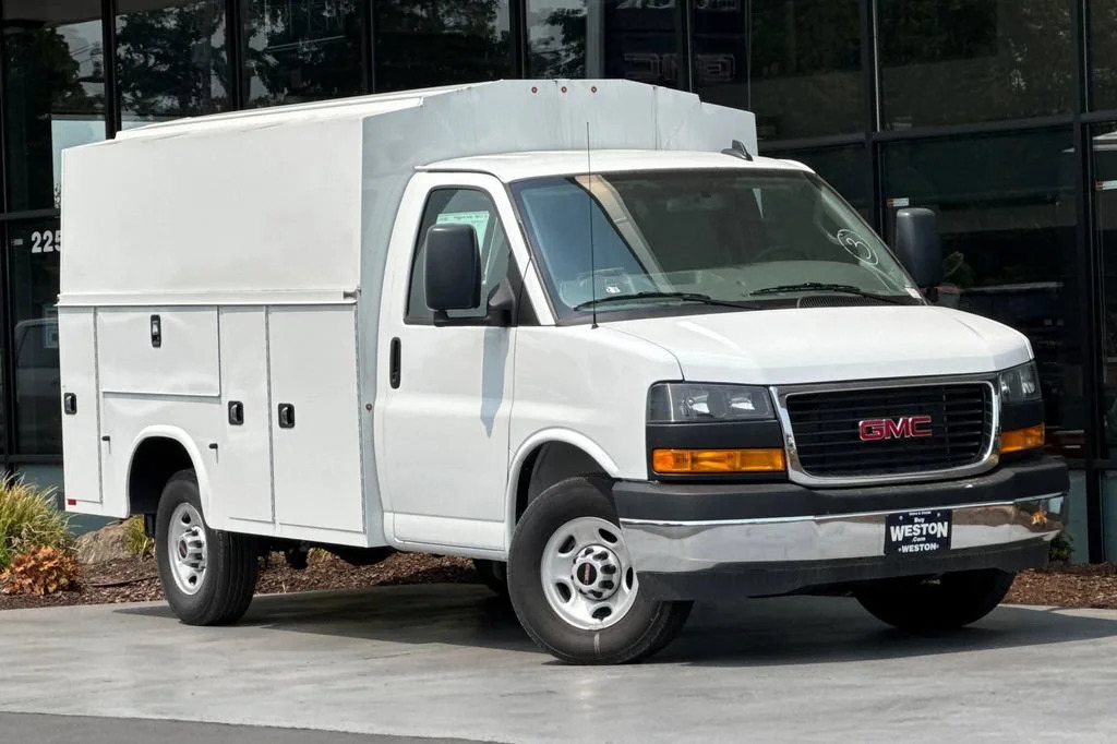 2025 GMC Savana Cutaway 3500 in Gresham, OR