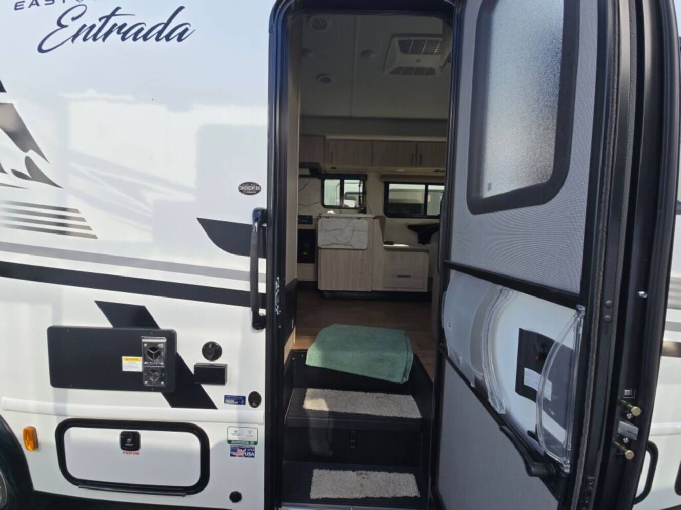 A photo of this 2026 East To West Entrada 3100FB