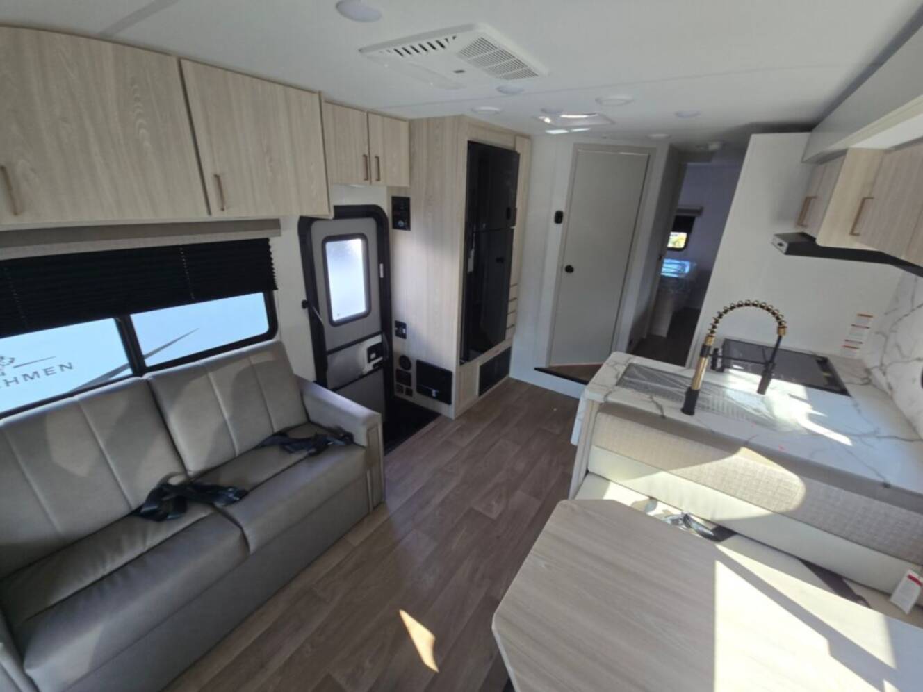 A photo of this 2026 East To West Entrada 3100FB