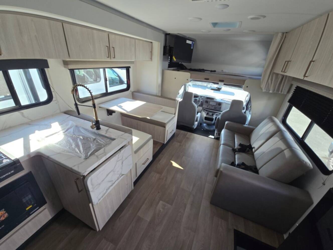 A photo of this 2026 East To West Entrada 3100FB