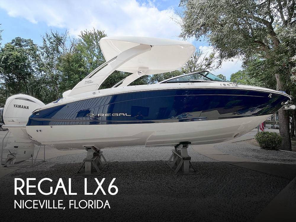 2022 Regal LX6 Bowrider Boat boat