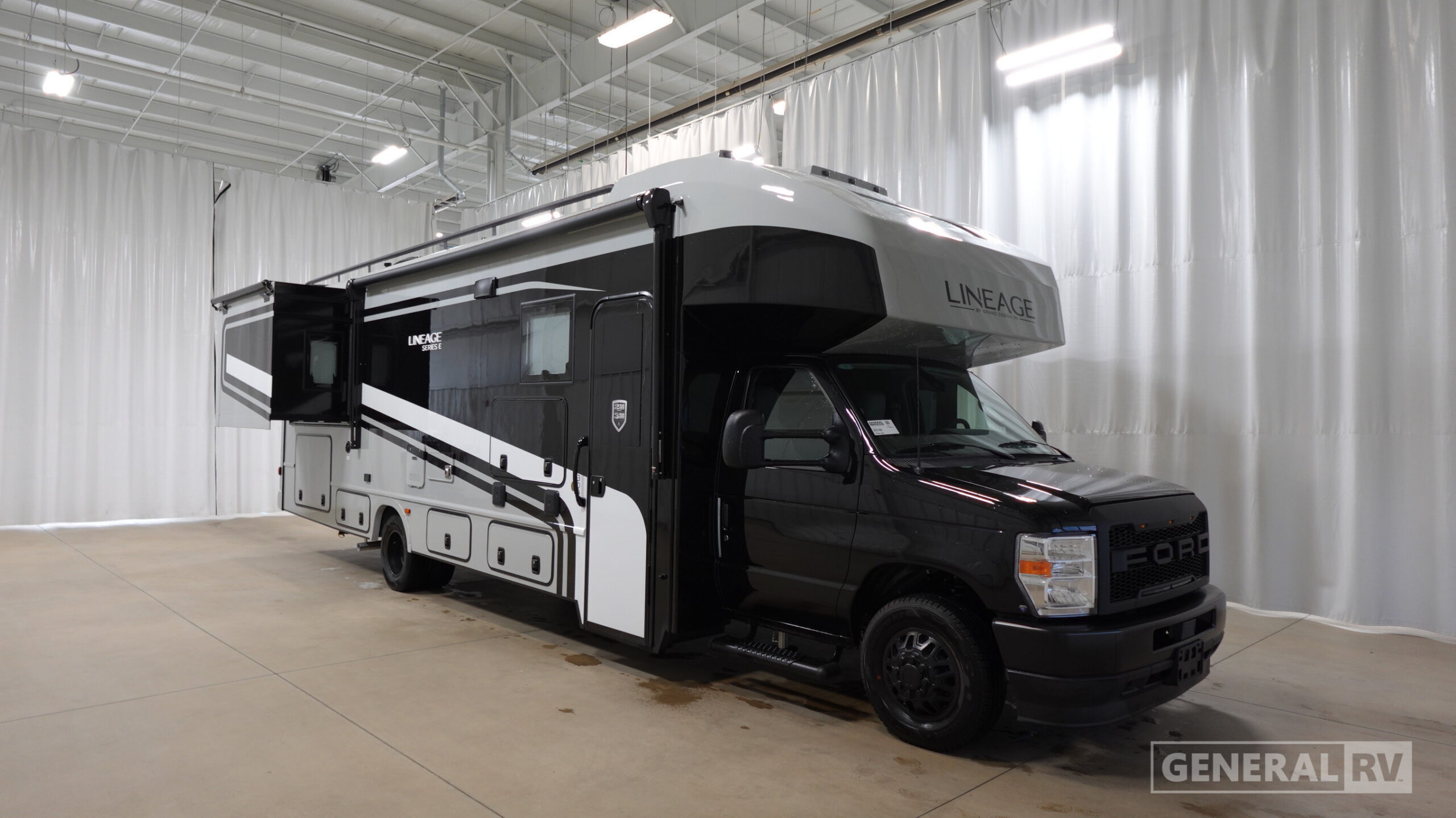 2027 Grand Design LINEAGE 30DC in west chester PA