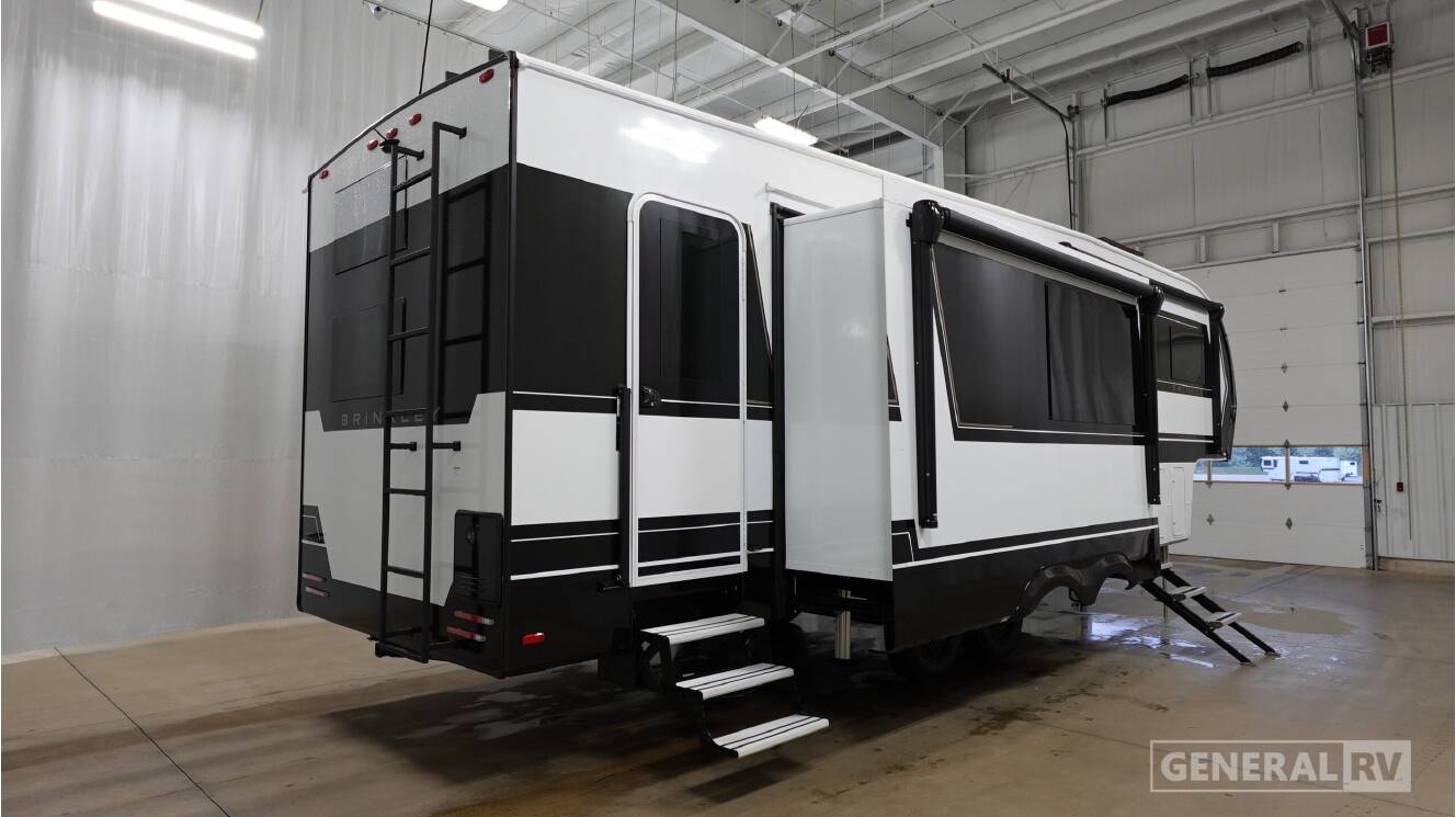 A photo of this 2027 Brinkley MODEL Z 3210