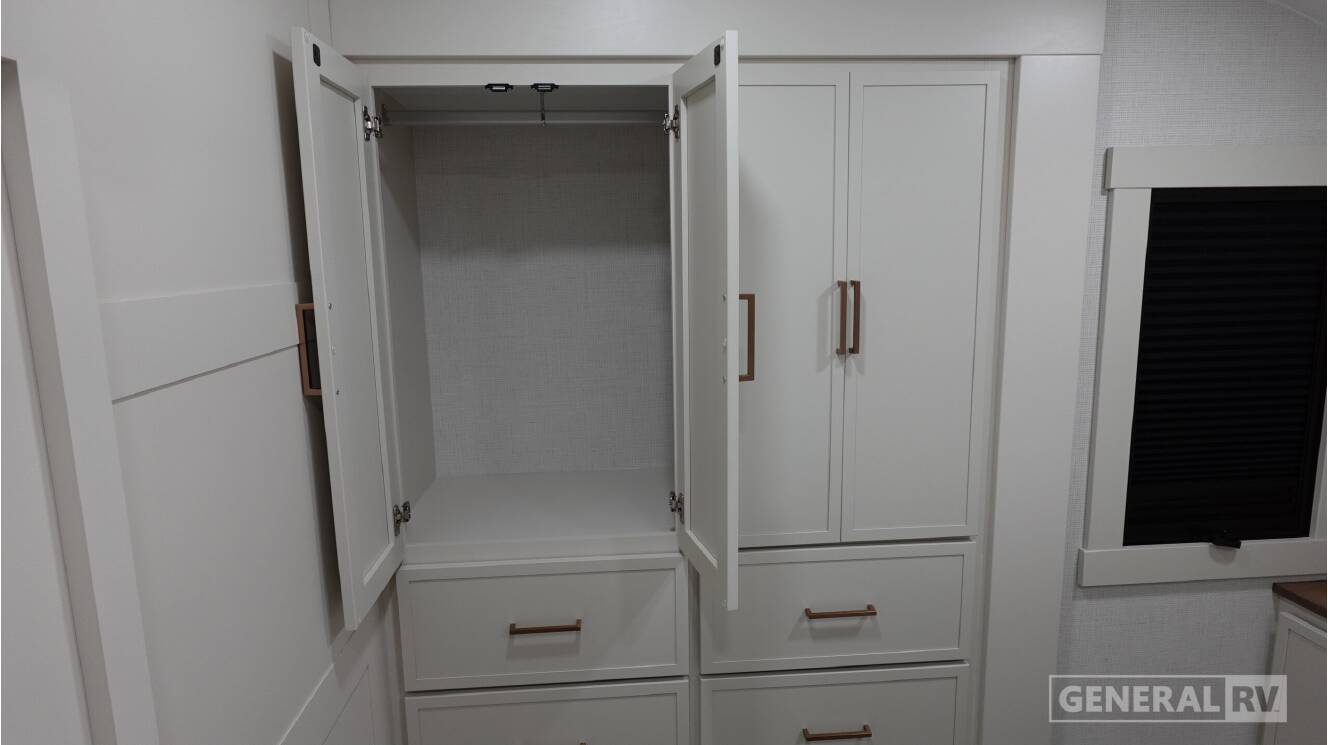 A photo of this 2027 Brinkley MODEL Z 3210