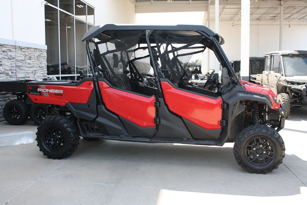 2024 Honda Pioneer 1000-6 Deluxe Crew in hudson oaks TX