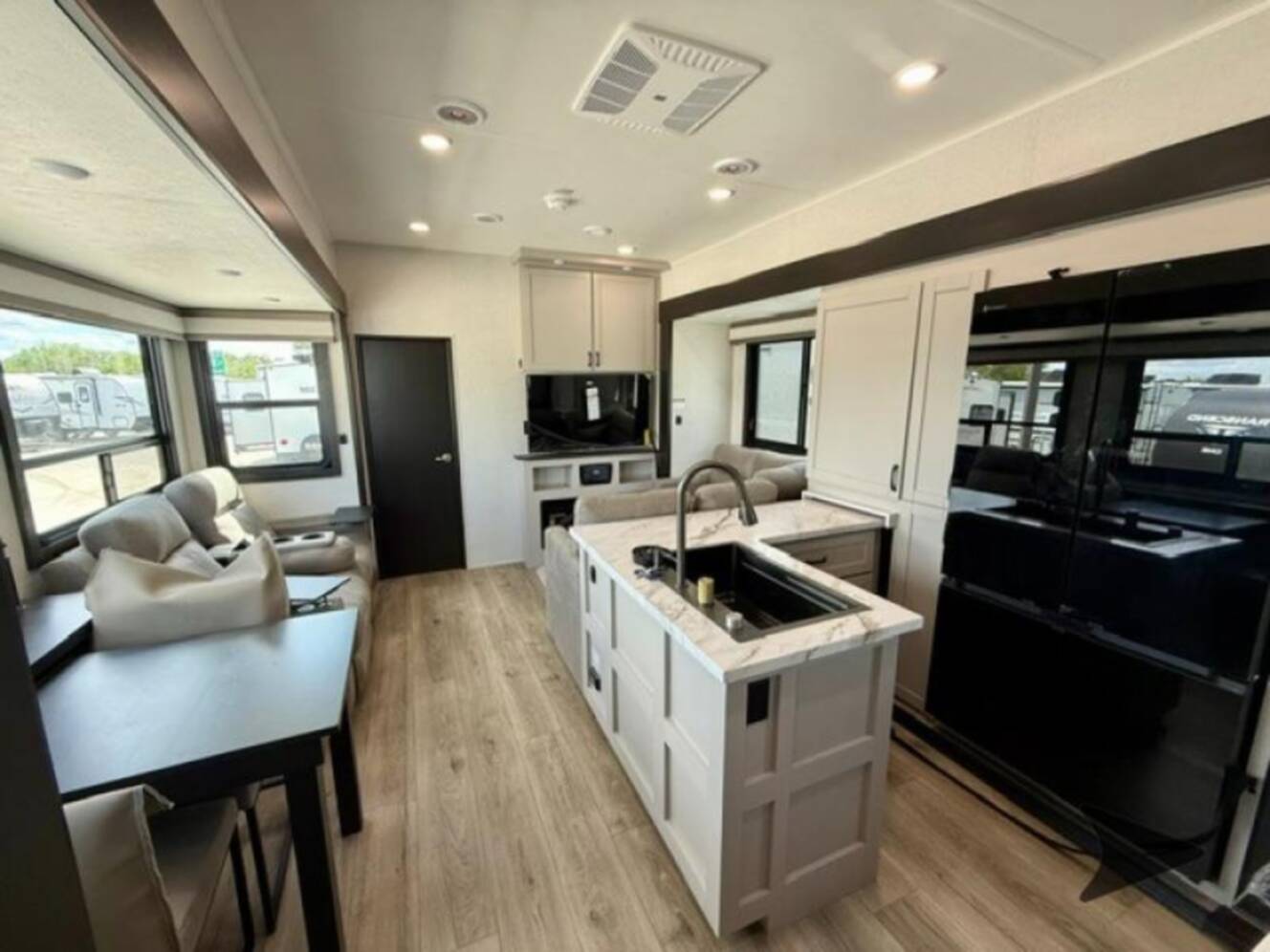 A photo of this 2026 Jayco Seismic 395