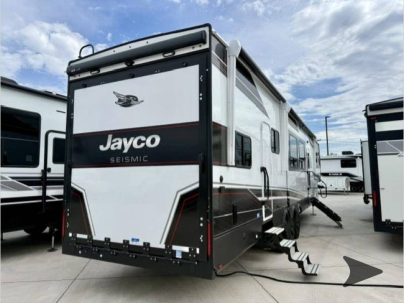 A photo of this 2026 Jayco Seismic 395