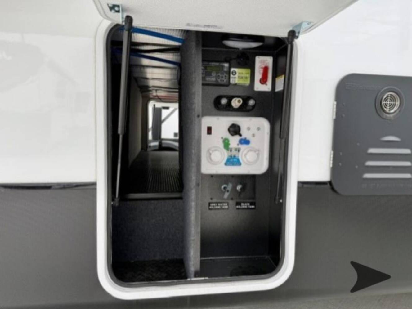 A photo of this 2026 Jayco Seismic 395