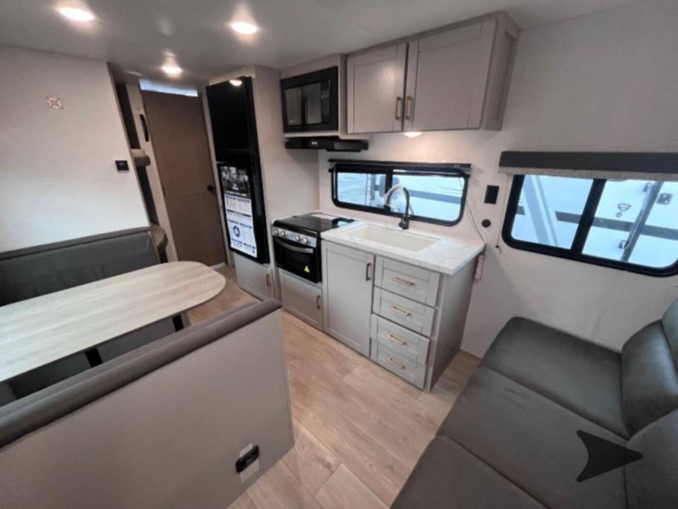 A photo of this 2027 Jayco Jay Flight SLX 260BHW