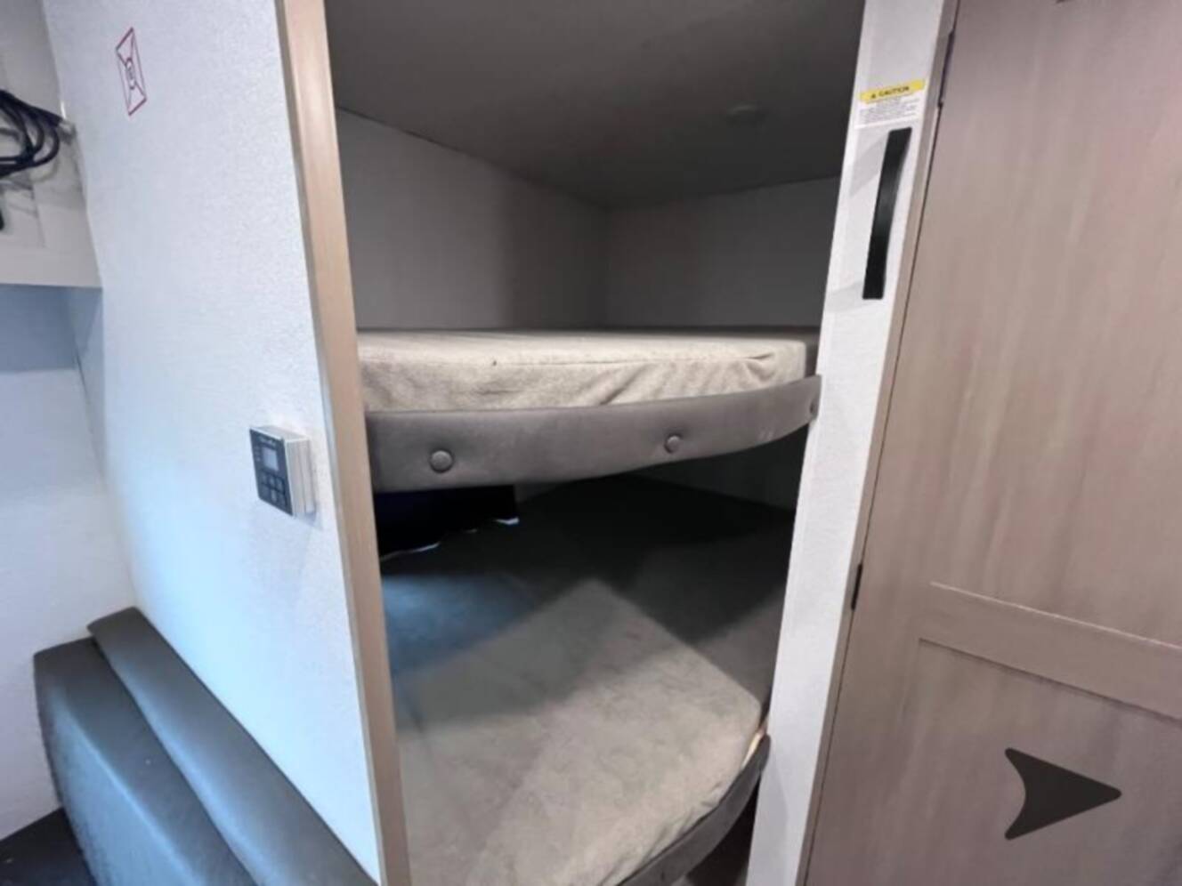 A photo of this 2027 Jayco Jay Flight SLX 260BHW