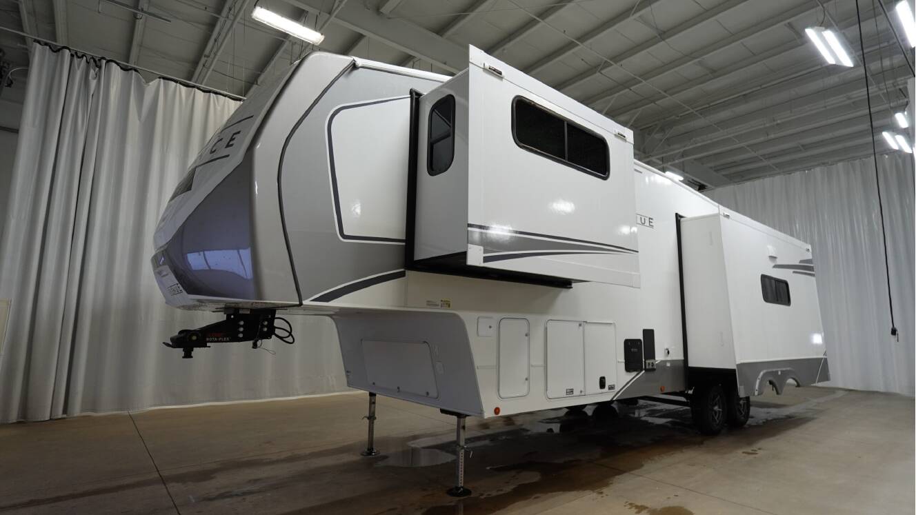 A photo of this 2026 Alliance Rv AVENUE 32RLS