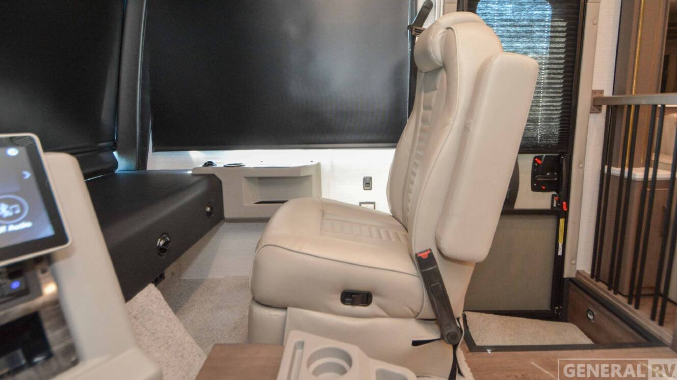 A photo of this 2026 Newmar BAY STAR 3626