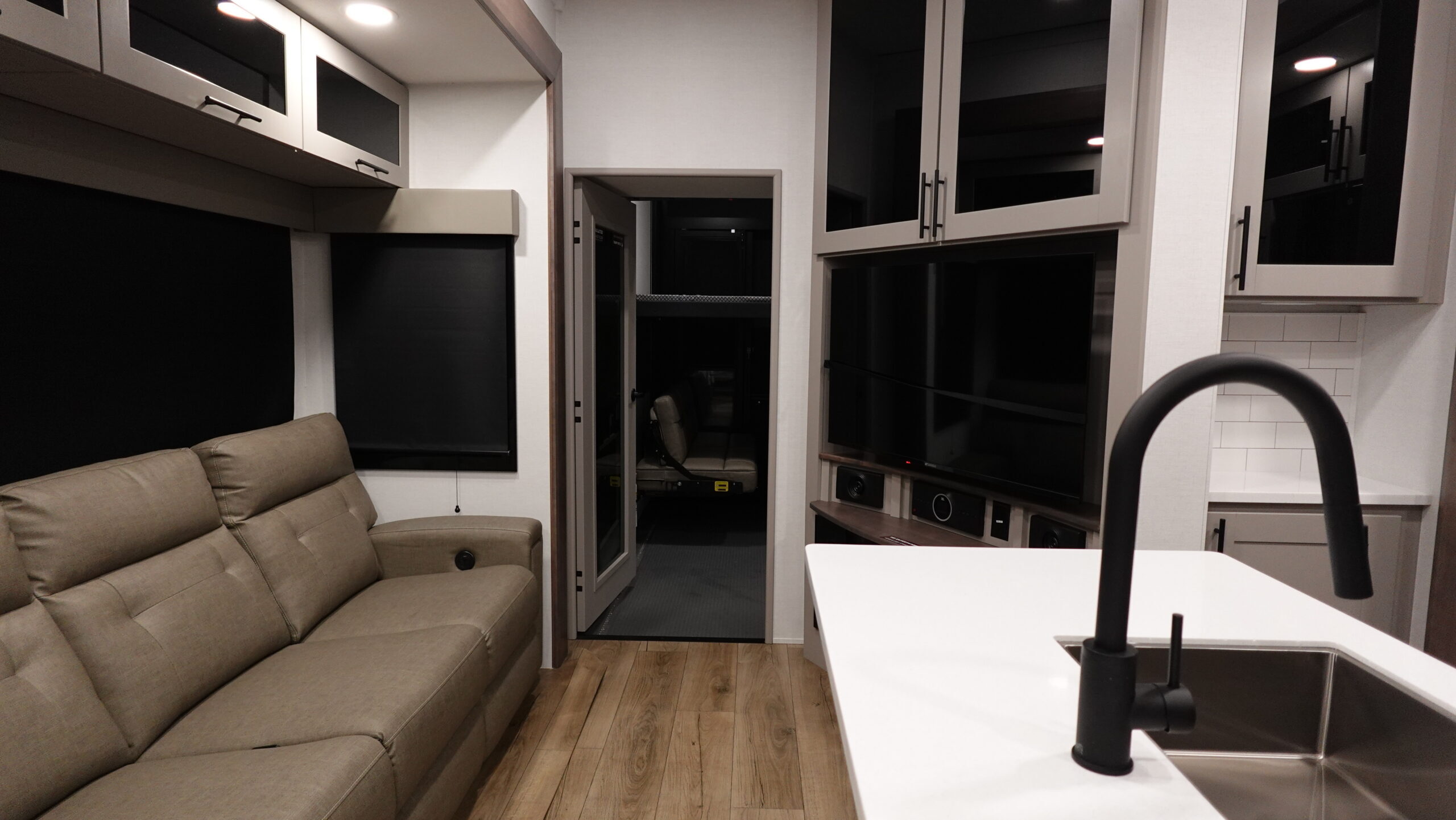 2026 Alliance Rv VALOR 36V11 in huntley IL