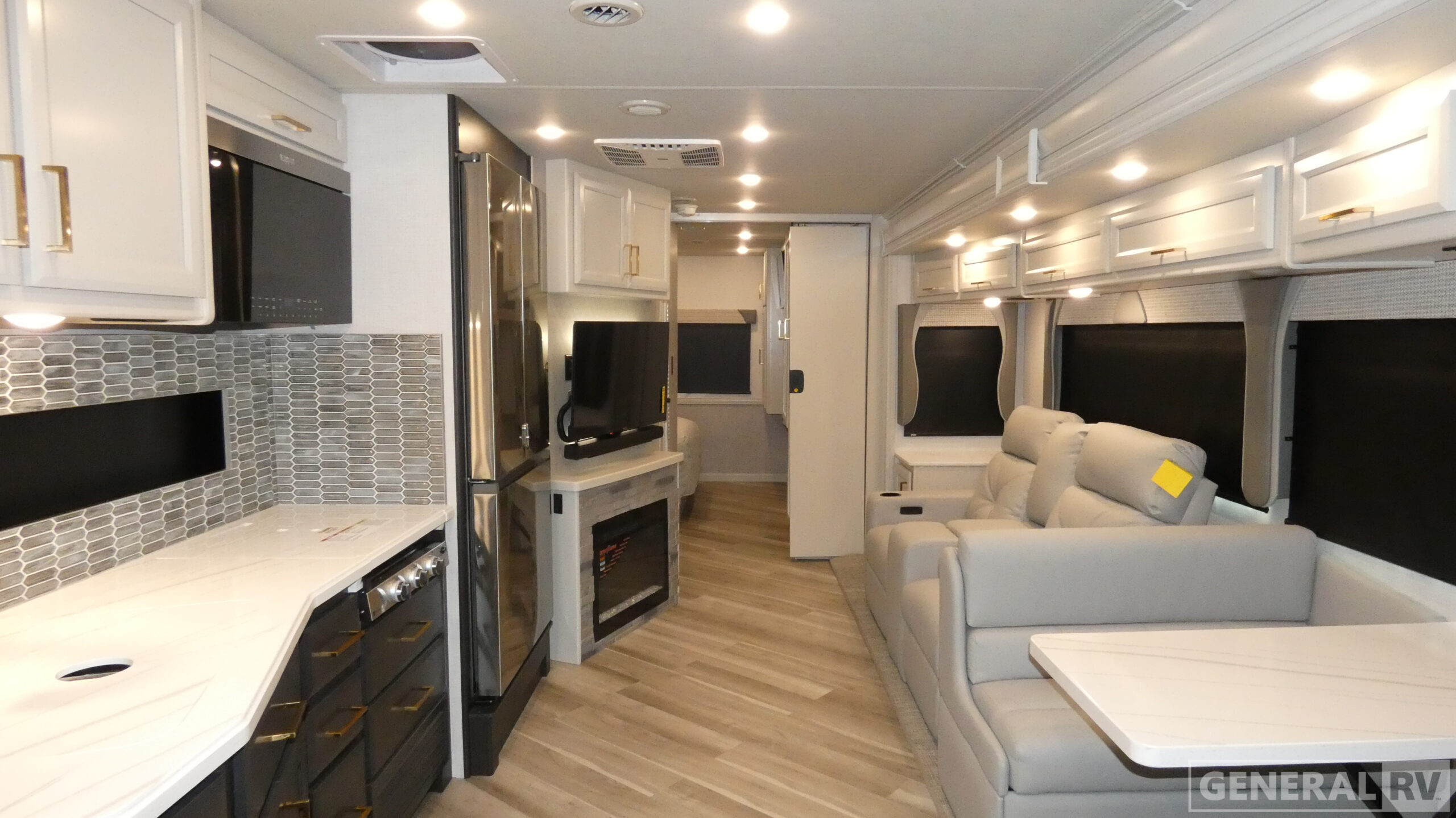 2026 Fleetwood BOUNDER 33C in ocala FL