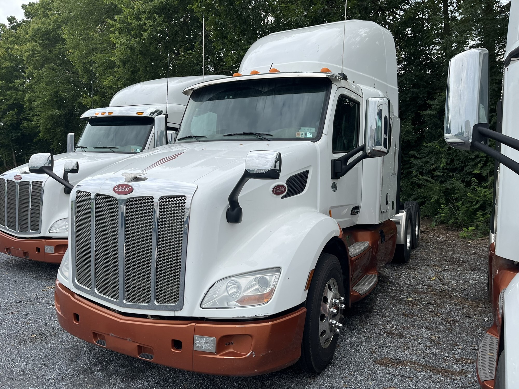 2017 PETERBILT 579 in Souderton, PA