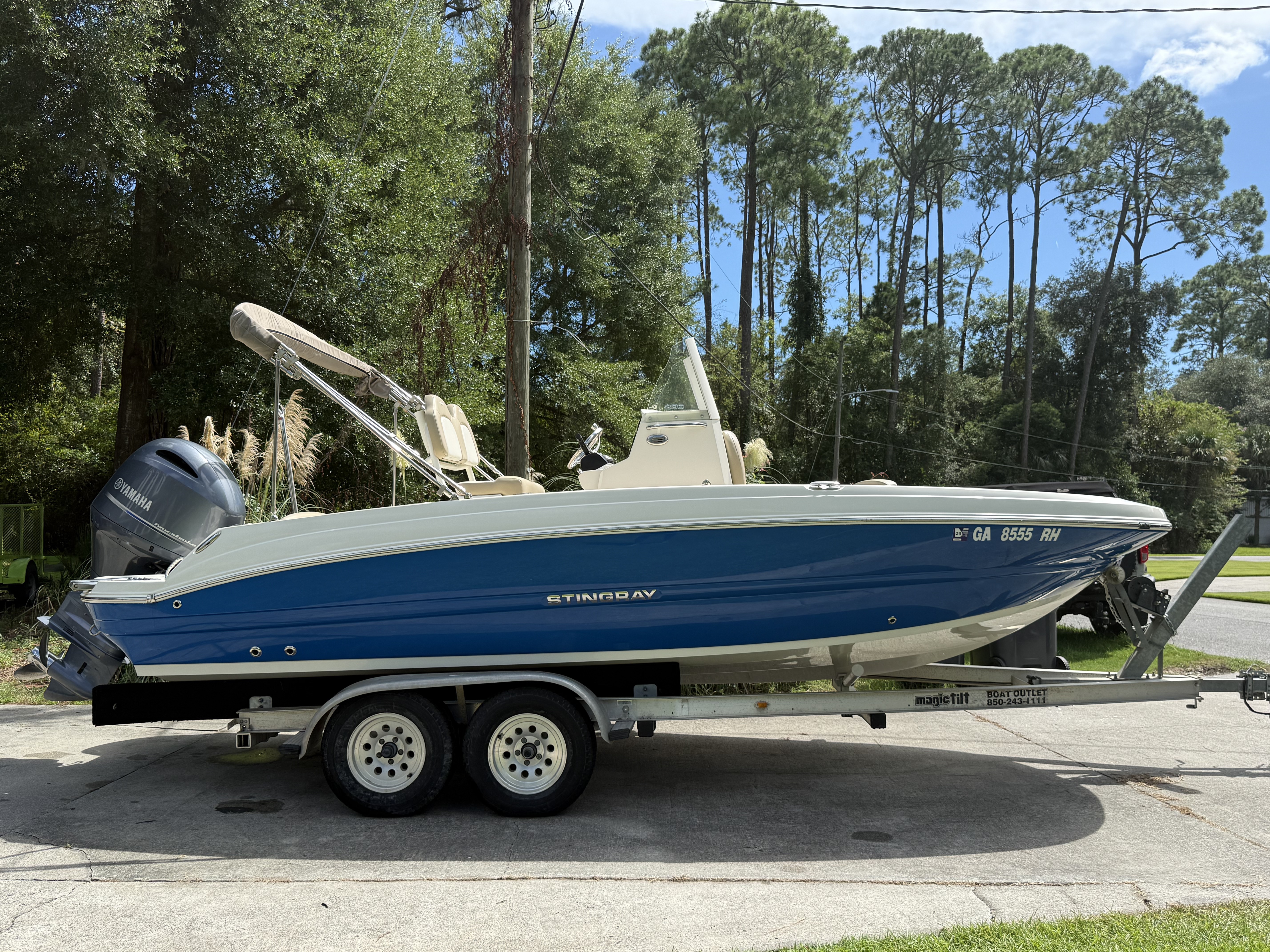 2019 Stingray 206 CC Center Console Boat boat
