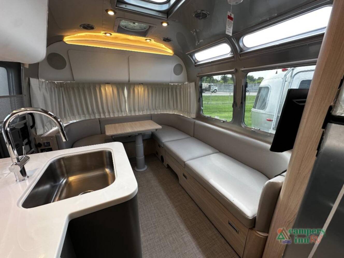 A photo of this 2027 Airstream Globetrotter 27FBT