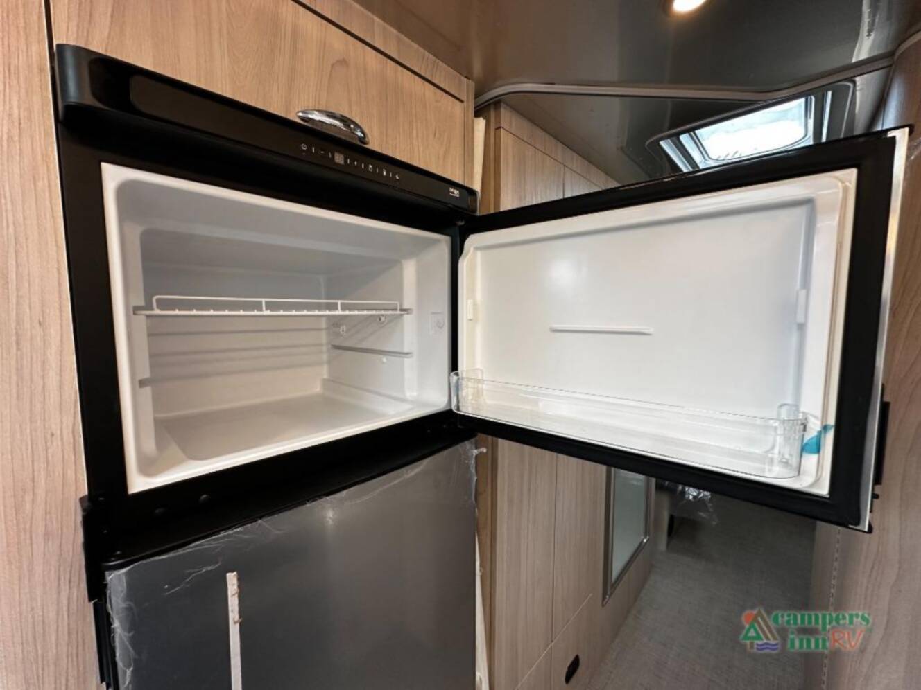 A photo of this 2027 Airstream Globetrotter 27FBT