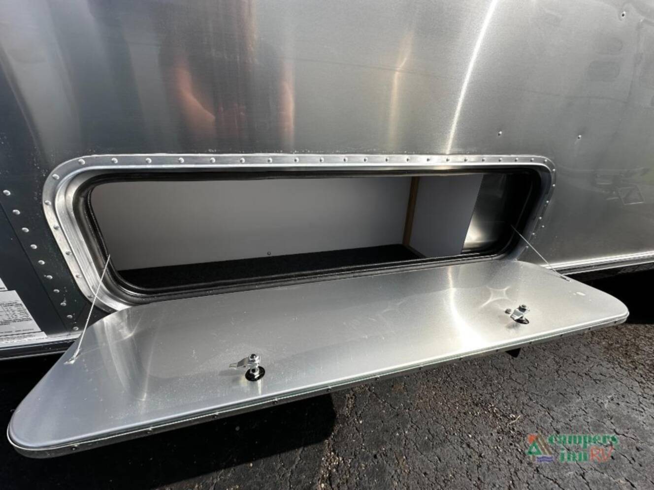A photo of this 2027 Airstream Globetrotter 27FBT