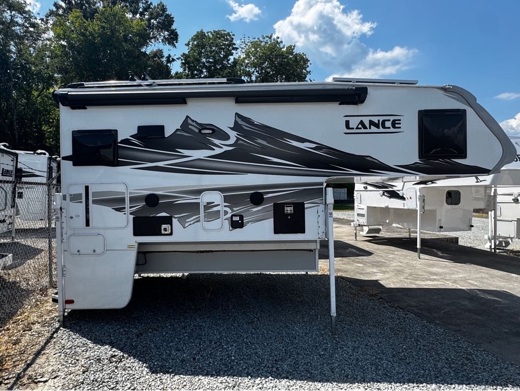 2022 Lance 975 RV