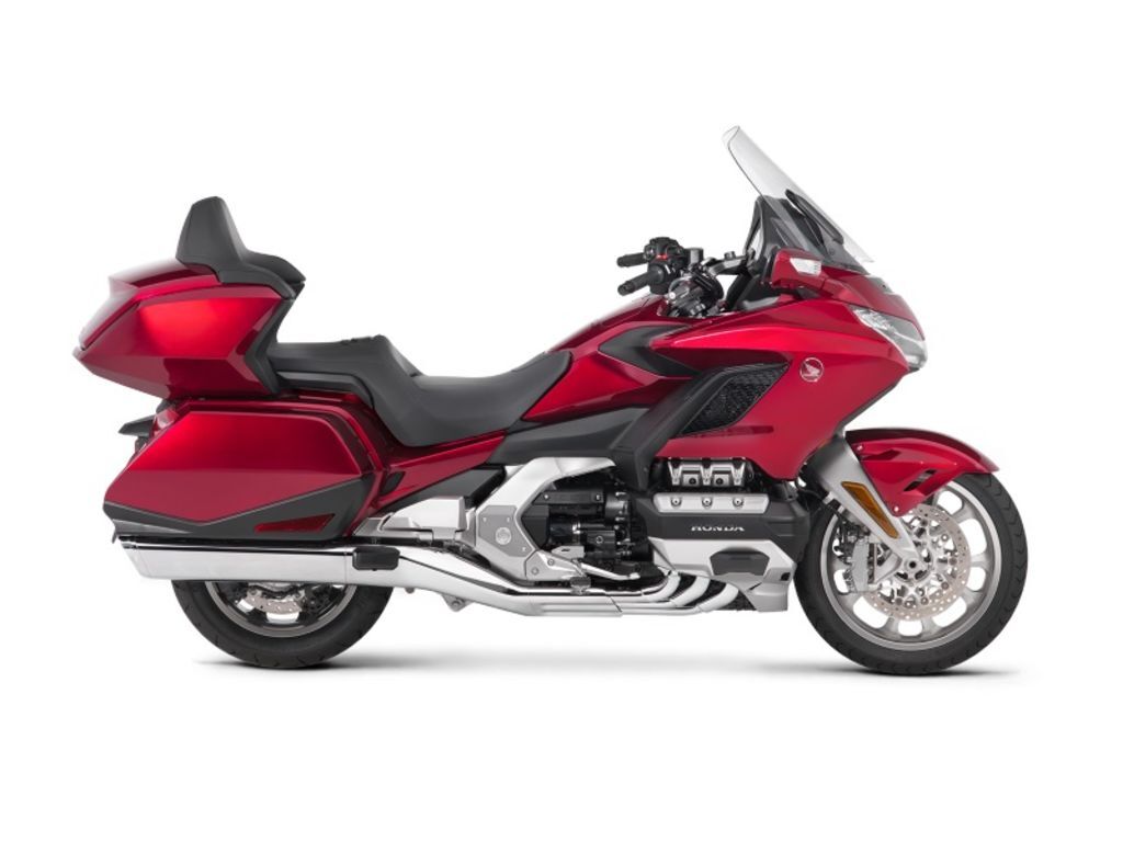 2018 Honda® Gold Wing Tour Automatic DCT Candy Ardent Red 1800 TOUR AUTOMATIC DCT in Sturgis, SD