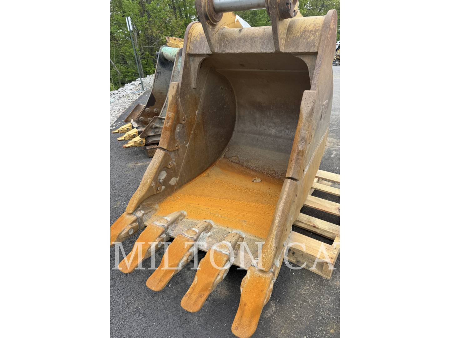 2022 CAT 326-335 42INCH SEVERE DUTY BUCKET in Milford, MA