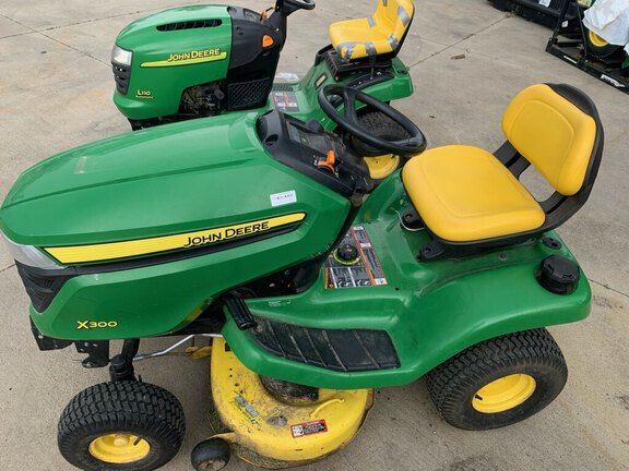 2014 John Deere X300 in New Albany, OH