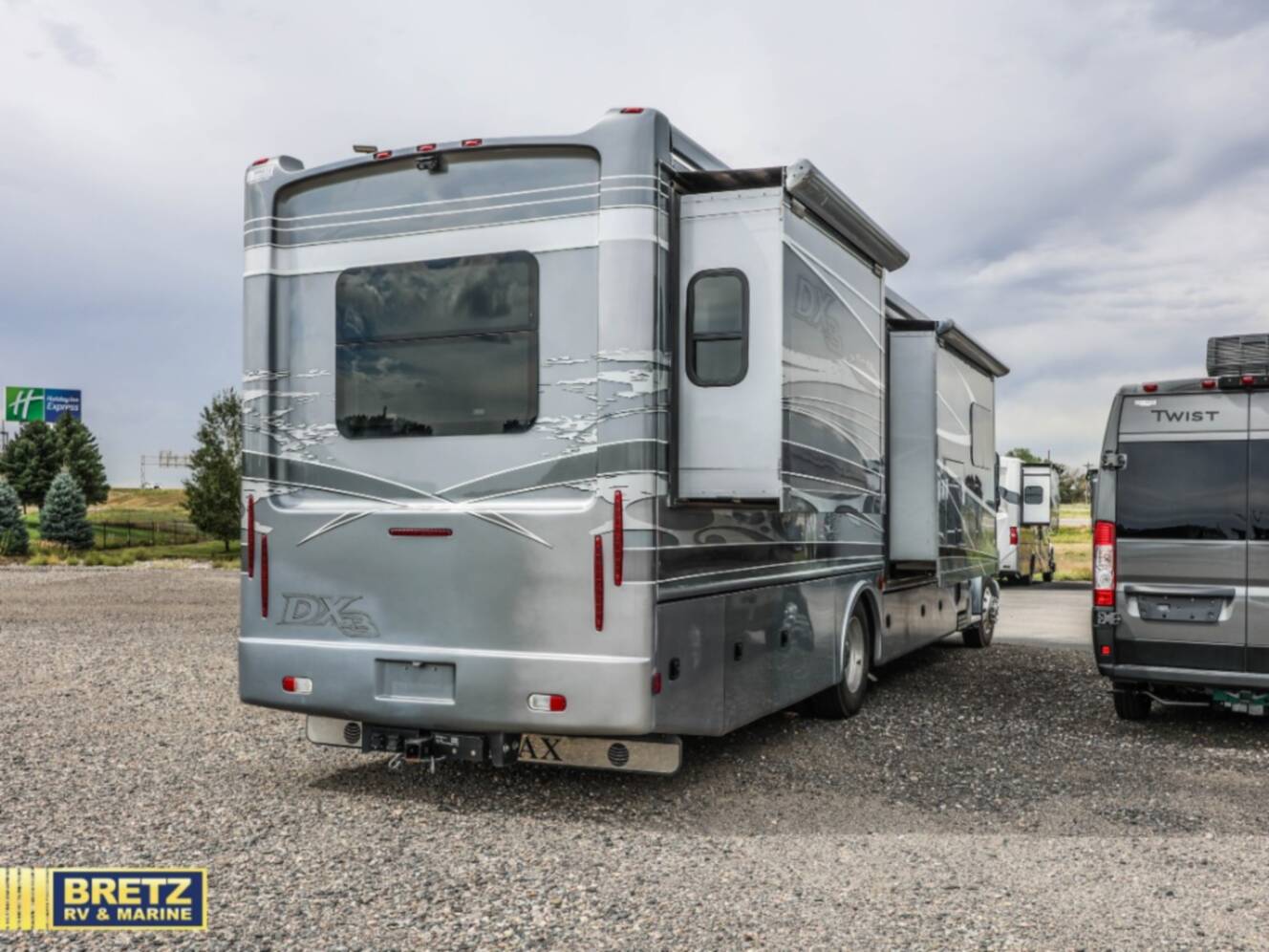 A photo of this 2020 Dynamax DX3 37TS