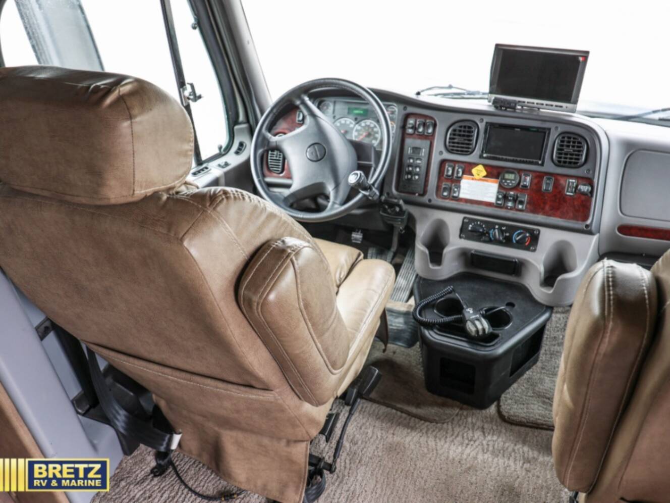 A photo of this 2020 Dynamax DX3 37TS