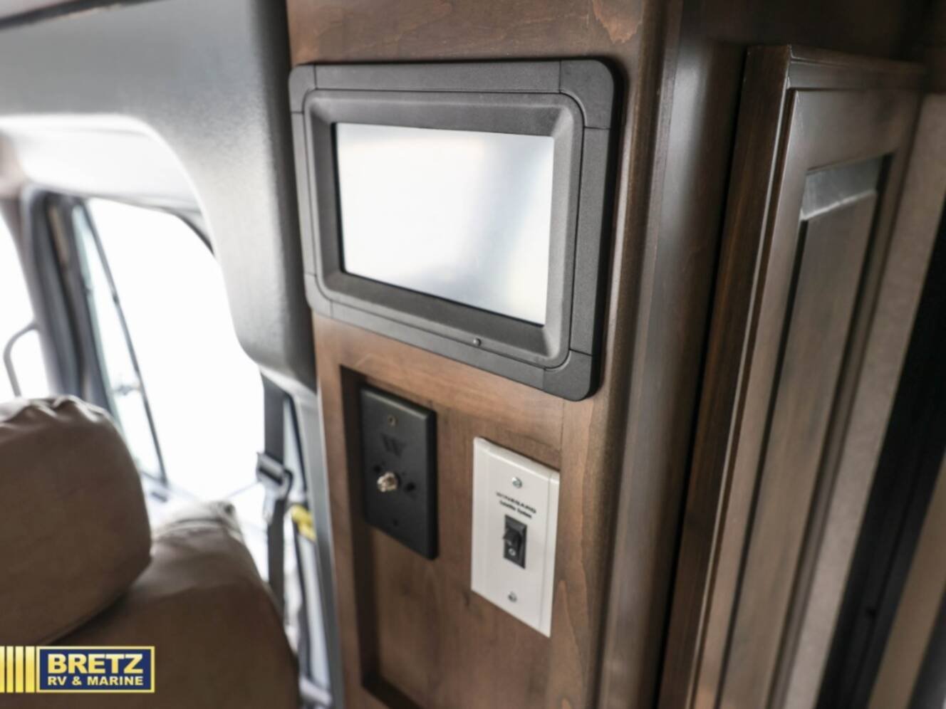 A photo of this 2020 Dynamax DX3 37TS