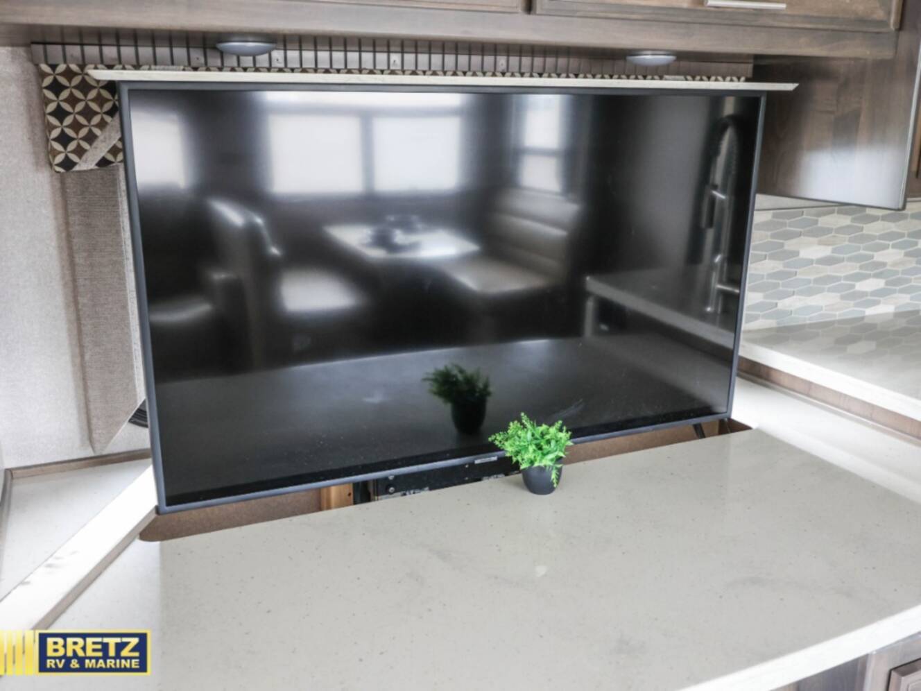 A photo of this 2020 Dynamax DX3 37TS