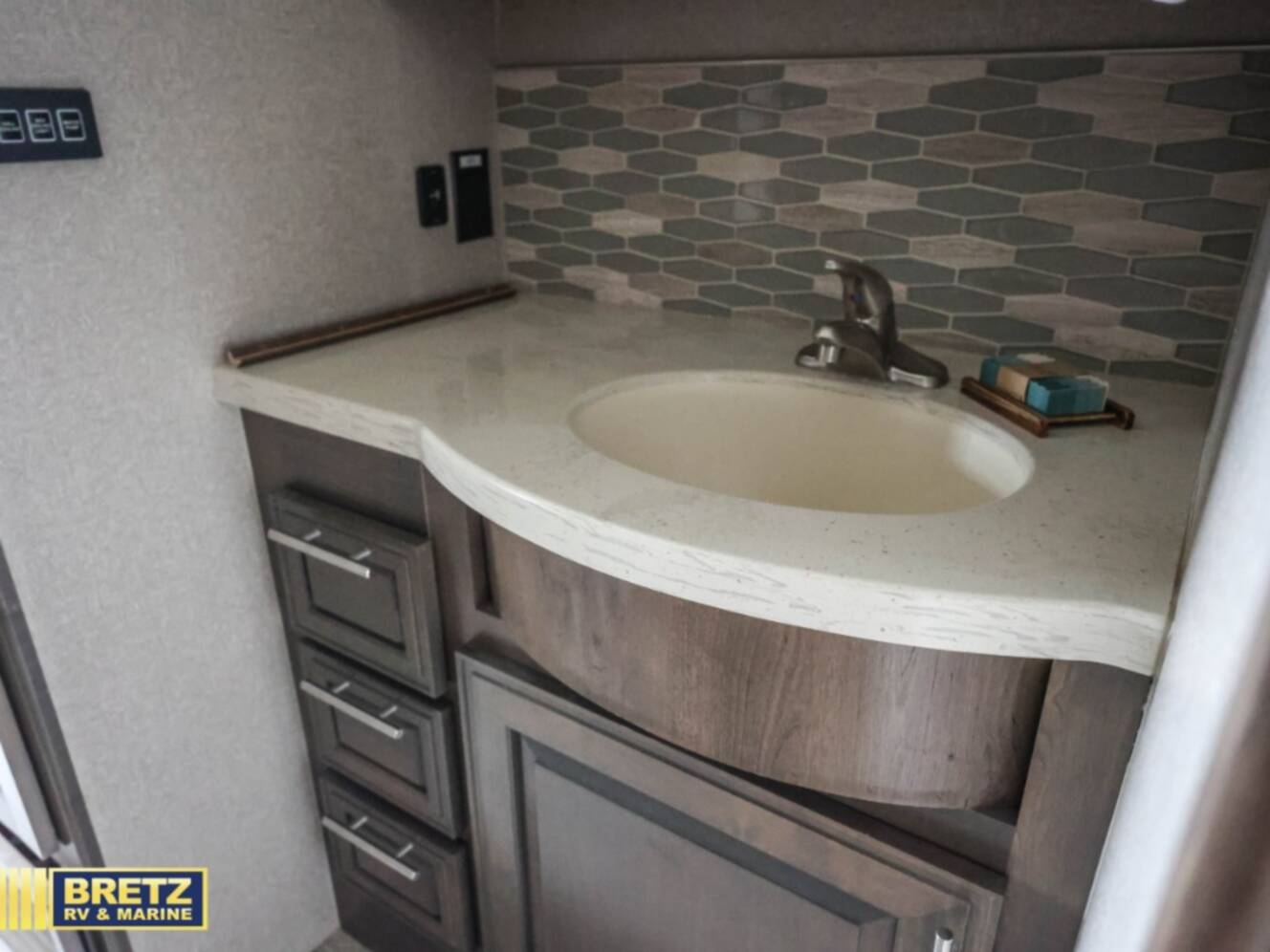 A photo of this 2020 Dynamax DX3 37TS