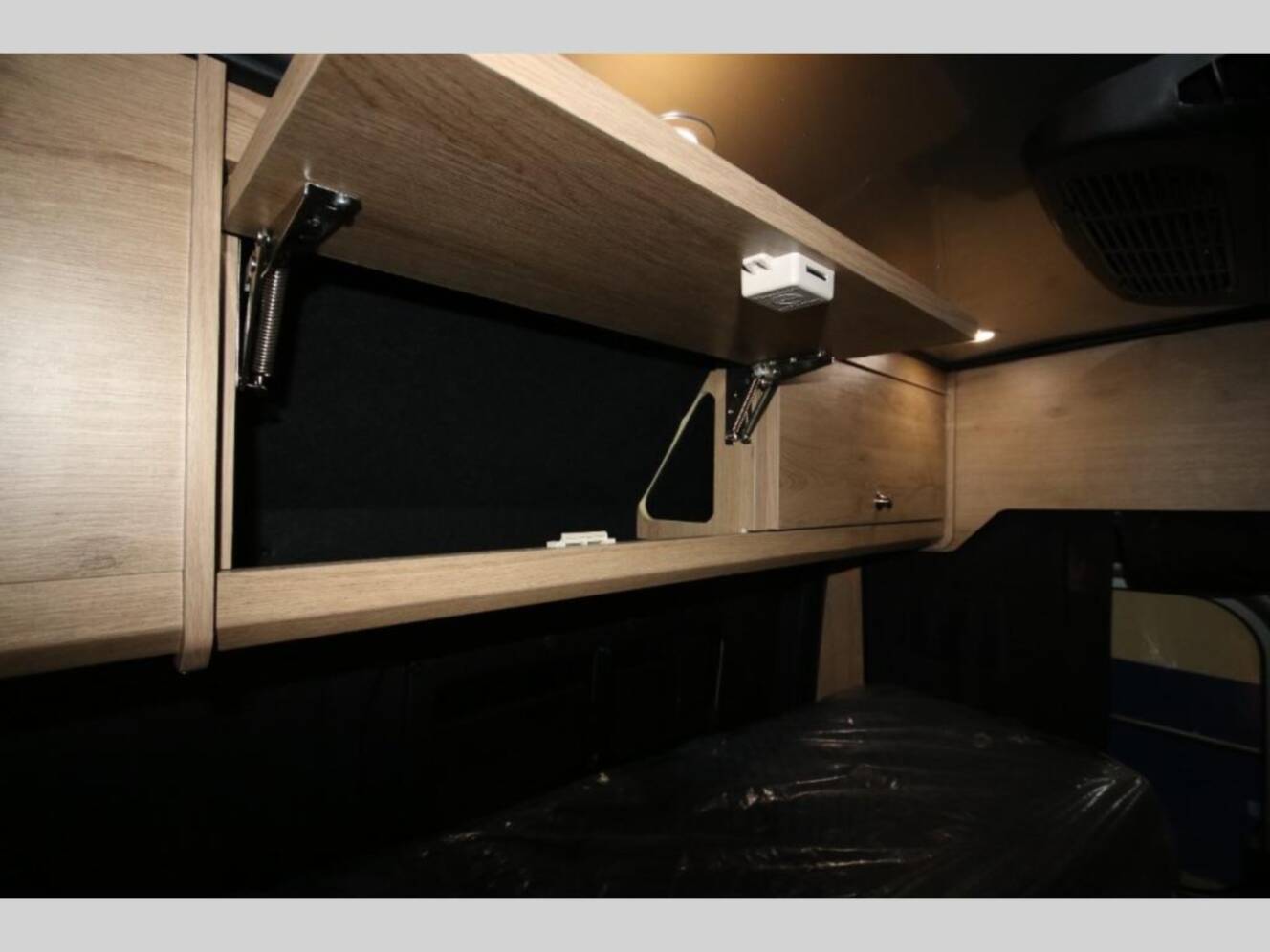 A photo of this 2026 Airstream Rangeline RGN24